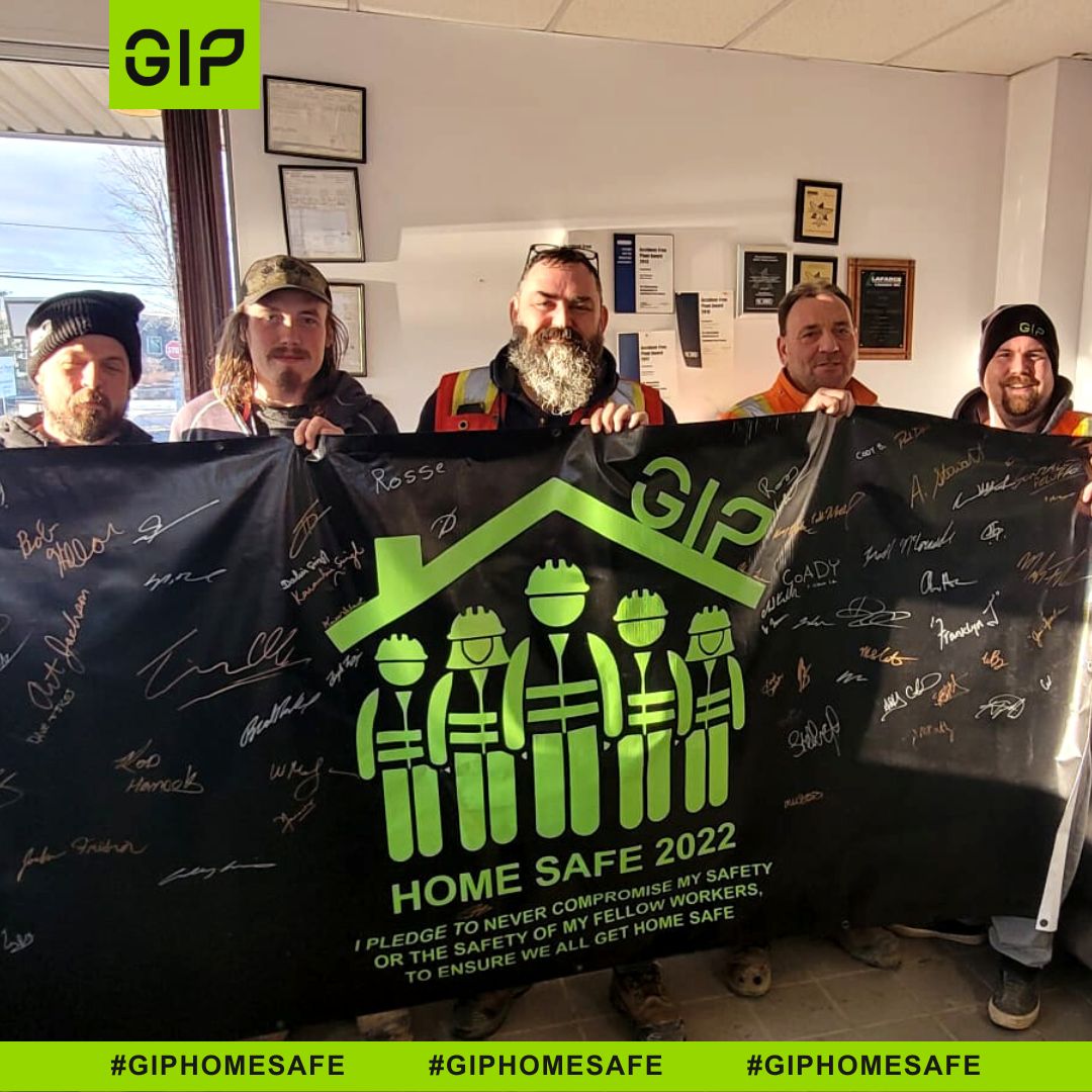 GIP_social's tweet photo. Today’s #GIPHomeSafe standdowns at our Clarkson Industrial Engineering Plant & Wolfdale Asphalt Plant where morning smiles really drove the discussion on #SafetyFrist #SafetyatWork. Thanks to everyone who participated and took the pledge. Over 1.5k ppl #Takethepledge, have you? https://t.co/ft6ZorqOol