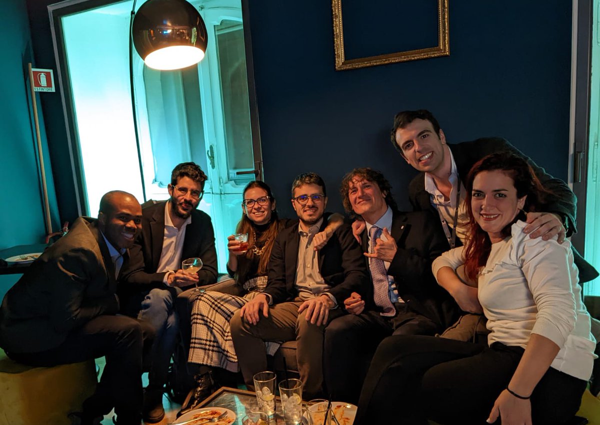 GeriSocITA's tweet photo. Compagni di corso, amici, colleghi, fondatori del #gruppoYES @Cate_Trevisan @Albe_Zucc @leonardobenciv @Chuma_OkoyeMD @r_calv @Diana43486012 Ilaria Parrotta Antonio d'Errico Finamore Panaiotis Matteo Candeloro @FrancescoTonar3 https://t.co/0jZyNNDNpY
