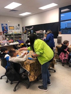 BrittonClass's tweet photo. BASA camp for WRB second and third graders takes three dedicated BMS teachers to make it a success. Learning about the corn cycle, observing the stages using microscopes and making butter! @BurtonBulldogs @BurtonSchools #dedication #agriculture #fun https://t.co/4IZLXa6EIb