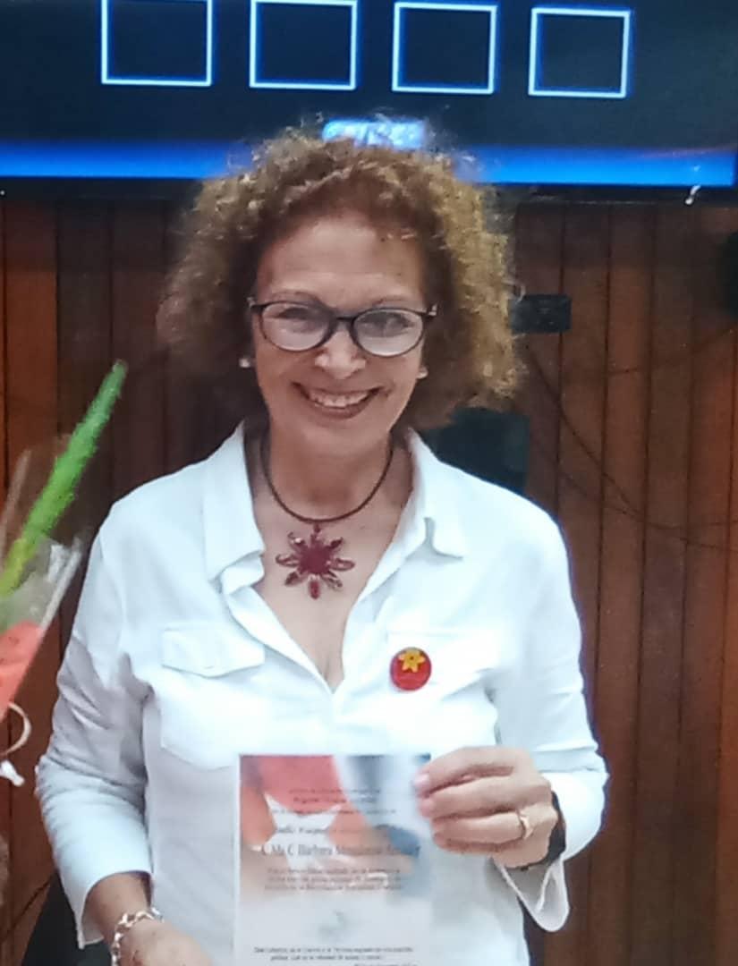 YanayNunez's tweet photo. Las Brigadas Técnicas Juveniles (BTJ) provincial,  le entregaron el sello  "Forjadores del Futuro" en categoría de PERSONALIDAD, a la Máster en Ciencias Bárbara Mendoza Amador. 
Mis hijos orgullosos de su Abuela. ❤️
#CubaEduca
#Artemisa
#ForjadoresDelFuturo
@CAMSanCristobal https://t.co/41ebPvQATi