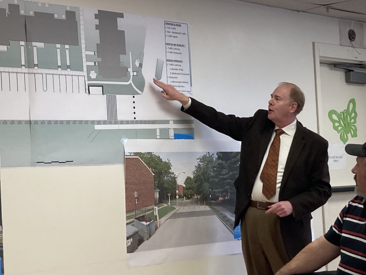 stl_housingauth's tweet image. Today, @SCBArchitects unveiled street improvement concepts intended to enhance safety and increase access to amenities in the LaSalle Park housing development. 

Thank you to our residents who offered insightful recommendations to help guide the improvements. #PrioritizingSafety