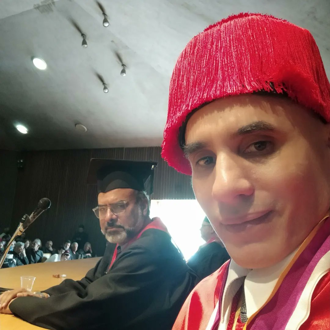 Quien diga que la UCV está muerta, es porque no tuvo ni tiene la suerte de ser ucevista. Nuestros actos académicos confirman que somos y seguiremos siendo por lejos, la Máxima Casa de Estudios de Venezuela.