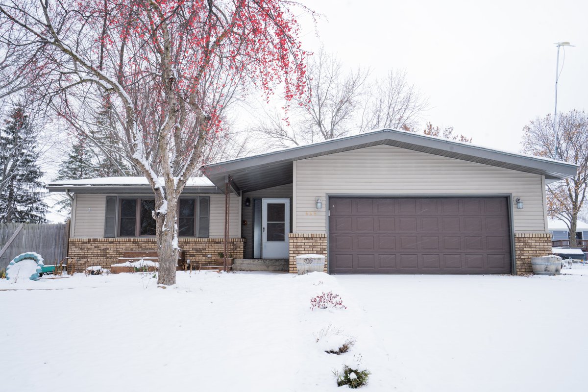 MikeandLaine's tweet photo. 𝐏𝐫𝐢𝐜𝐞 𝐂𝐡𝐚𝐧𝐠𝐞 𝐀𝐍𝐃 𝐎𝐩𝐞𝐧 𝐇𝐨𝐮𝐬𝐞!
This New Richmond home is even more affordable!  Now 279,000!  Open House on Sat., Dec. 3rd-12pm-3pm!  
//www.mikeandlaine.com/property/wi/54017/new-richmond/derricks-southview-2nd-add/454-derrick-drive/63776979c3830ff5b9fedb5d/ https://t.co/hwyDbB95g5