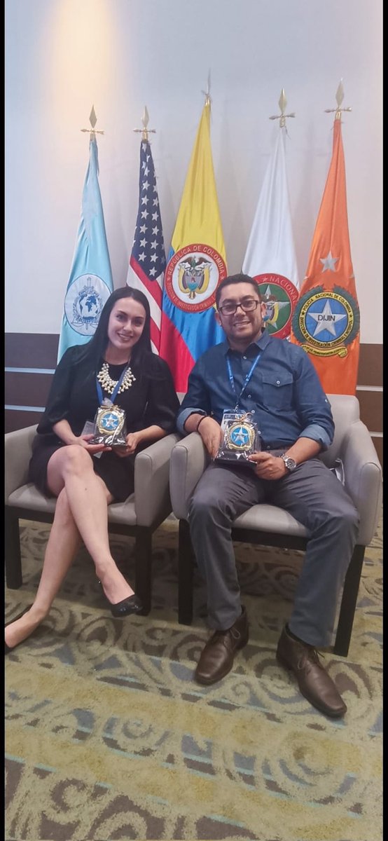 Helena77Hdez's tweet photo. Gracias a La Dirección de Investigación Criminal e Interpol @DIJINPolicía, @StateINL, @USEmbassyBogota y #CITAP. 
Hoy en el Simposio en investigación criminal de violencias BG. Un honor estar en ese Panel. https://t.co/IpD0FIWyf7