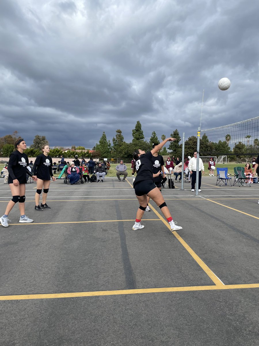 hutch_hawks's tweet photo. Middle School Sports Tournament at Benton. Hutch’s volleyball team is on point!! #spikeit #servingitup https://t.co/y0Oo5T7X3y
