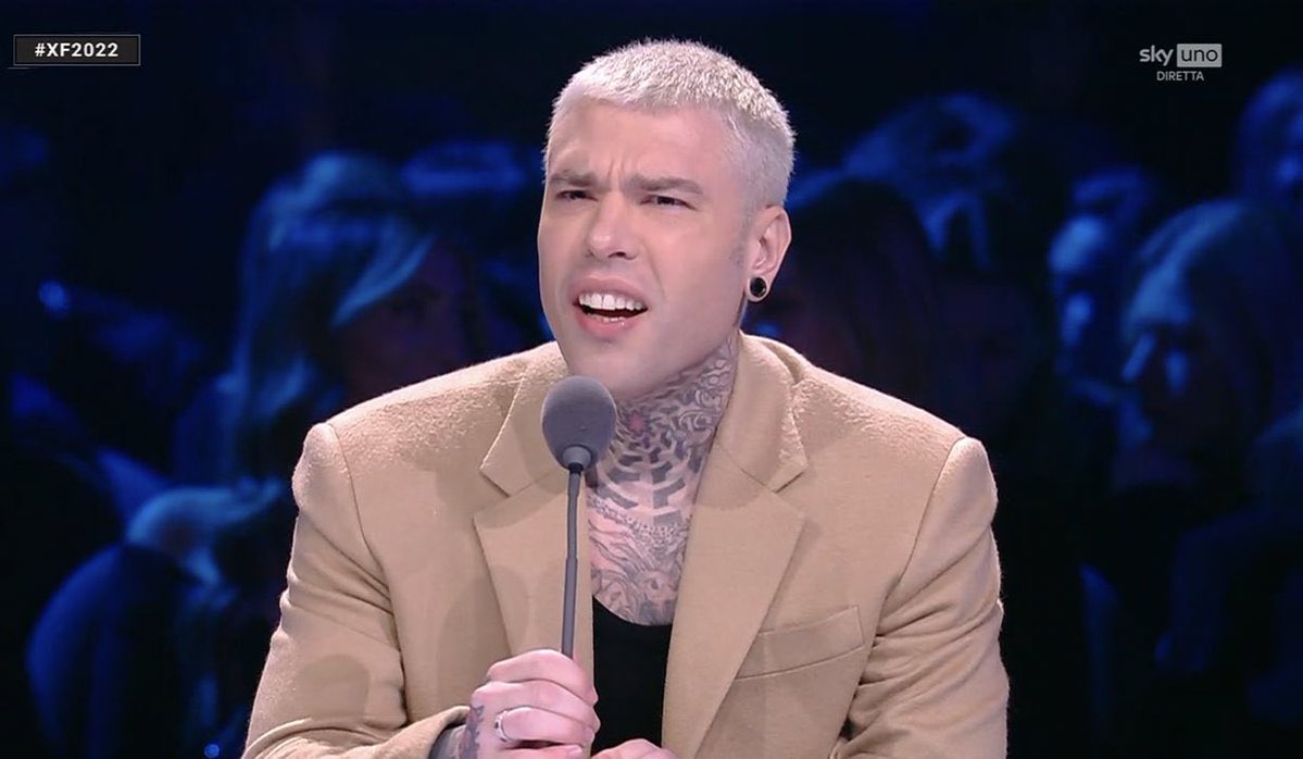 venturi_luca's tweet photo. La mia faccia come quella di @Fedez dopo l’ennesimo discorso a minchia di Dargen o Rkomi #XF2022 https://t.co/3iV7BwLkNJ