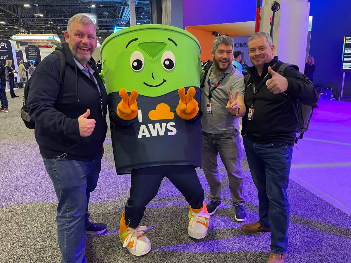 globallogicUK_I's tweet photo. Just a walking bucket and his buddies
@s3buckets #aws22 @AWSreInvent #reinvent https://t.co/pAKhXiEPpb