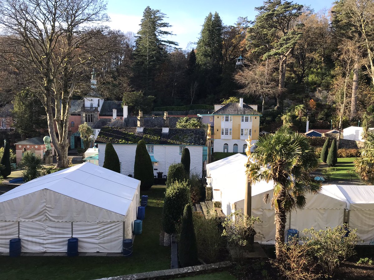 Ffair Nadolig <a href="/Portmeirion/">Portmeirion</a> fory tan dydd Sul ar rydym ni #PantriTaldraeth yno 😀 yn Sgwar Batri - dewch draw 🌲🎁👍

Portmeirion Xmas fair on tomorrow until Sunday and our stall is at Battery Square - come along 🌲🎁👍