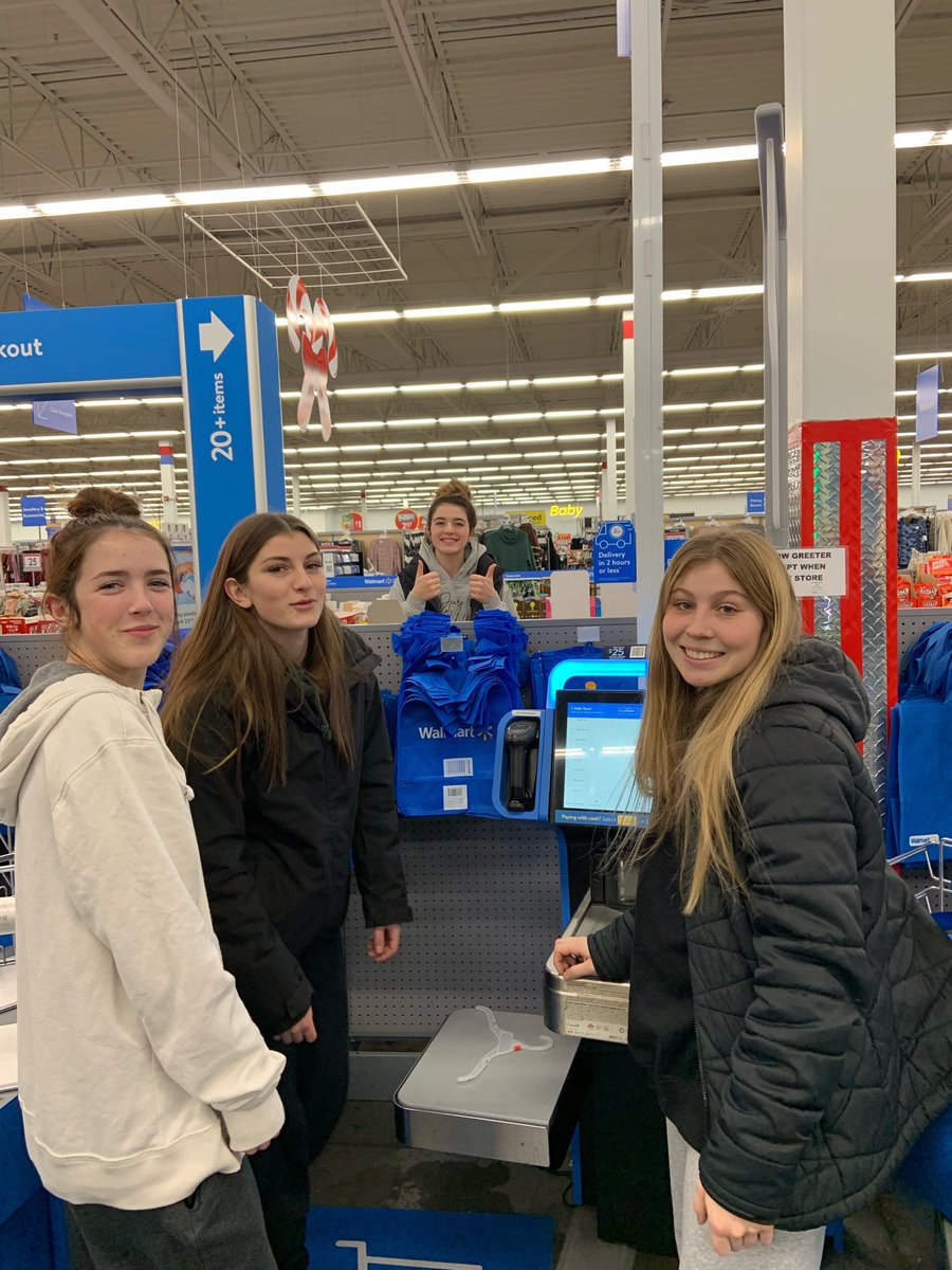 flamesu18aa's tweet photo. This week our Flames gave back to the community by buying gifts for those in need during the holiday season!💚❤️ #morethanagame https://t.co/DcXawyadno
