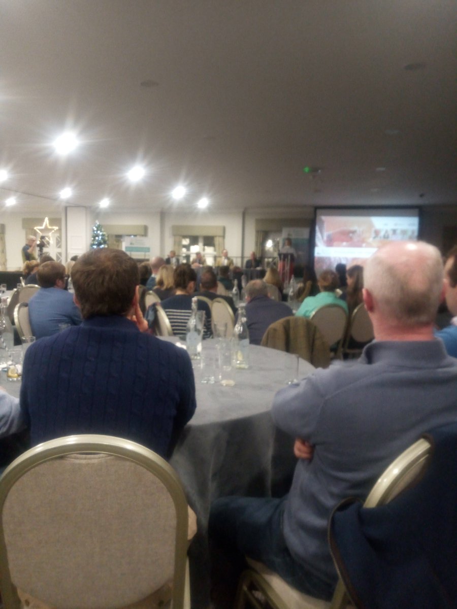SpudSlingsby's tweet photo. Another great meeting of @FutureFarmerYAS tonight, after today's @AHDB_Cereals #MonitorFarm meeting, both ably chaired by @Izzyeames1
Wise advice of old "Get outta t'farm gate and learn summat lad or you'll stop at ome til you know nowt"
#cpd #networking #comparenotes #brilliant https://t.co/QHJKYQxGRa