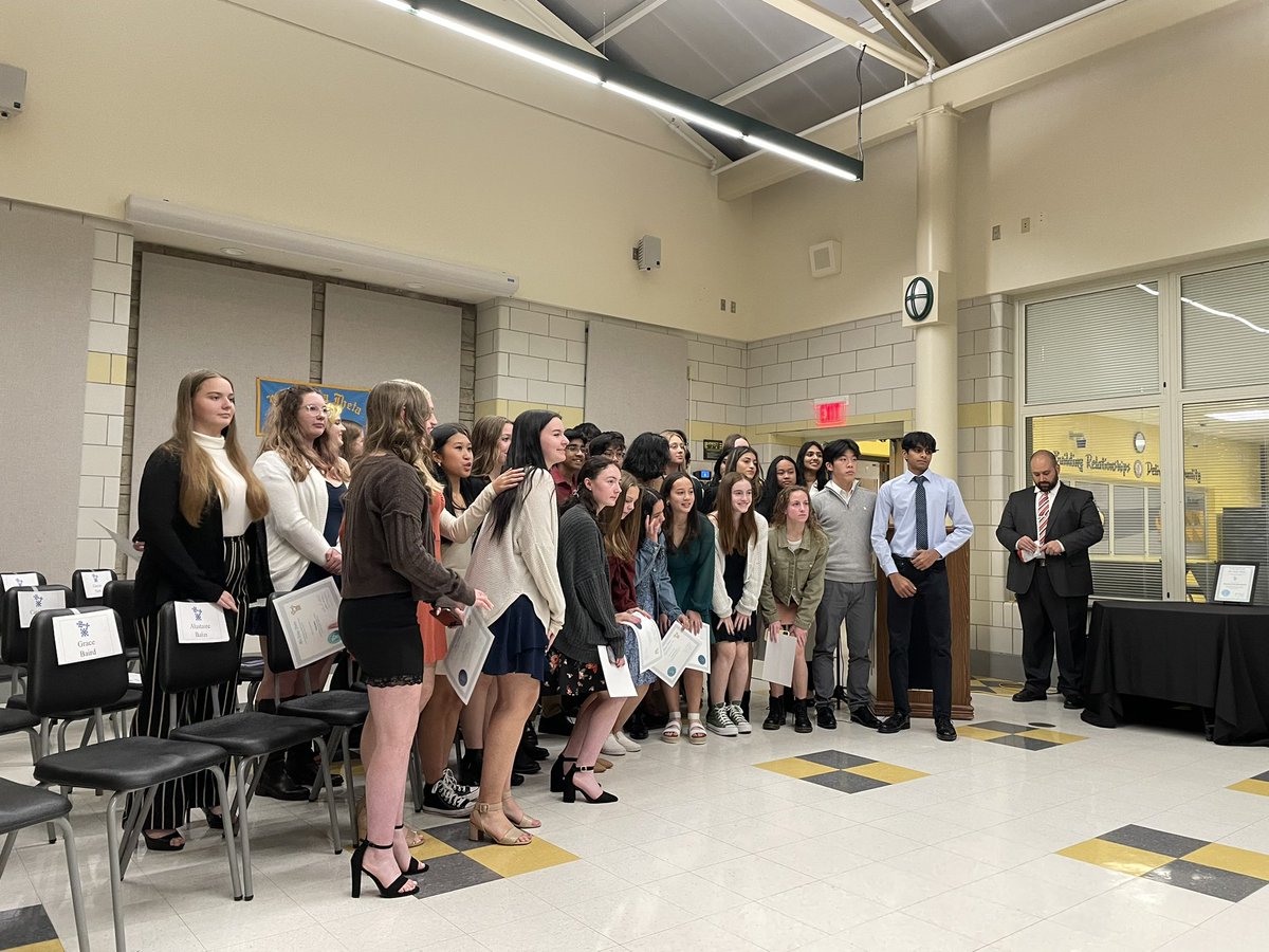 loch_ms's tweet photo. Congrats to the Math National honor society inductees!!! @MarkRuzbarsky @jlawadvocate https://t.co/zUMmzvZ257