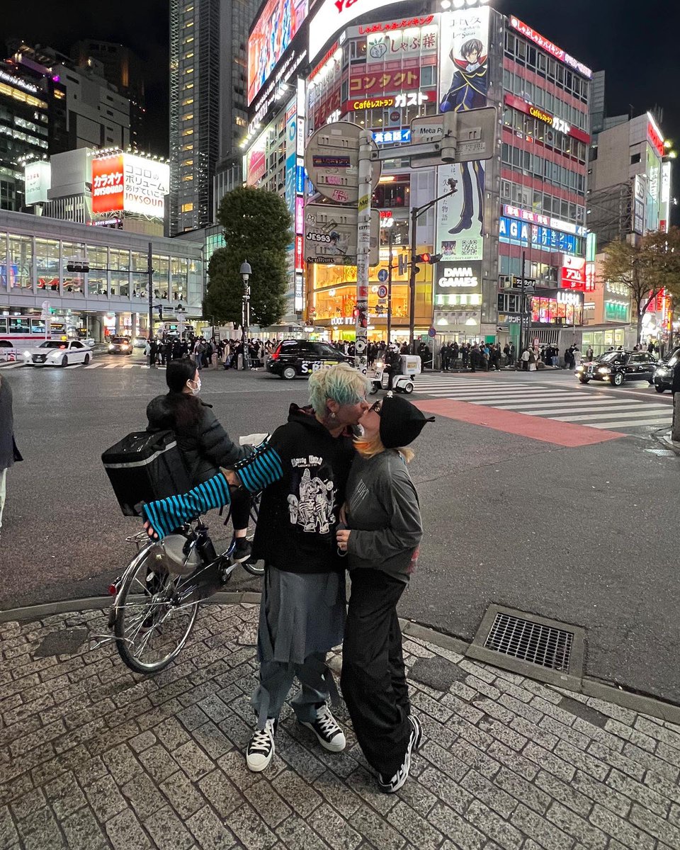 MODSUN's tweet photo. 🇯🇵💙 https://t.co/Hy4MjKl63V