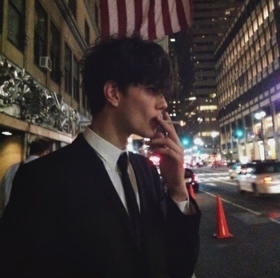 axldana's tweet photo. boyfriend material — Adrik Cash. https://t.co/2sRRLIb3Wu