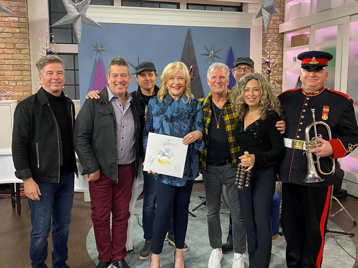MarilynDenisCTV's tweet image. @glasstiger joined me on @TheMarilynShow to chat about their #holiday #album. 🎶 Don’t miss them on Dec 8th. Want to join in on the holiday spirit? The band has lots of tour dates coming up! 🎤 #Ottawa Dec 2nd 🎤 #Peterborough Dec 8th 🎤 #Kingston Dec 9th 🎤 #Toronto Dec 10th