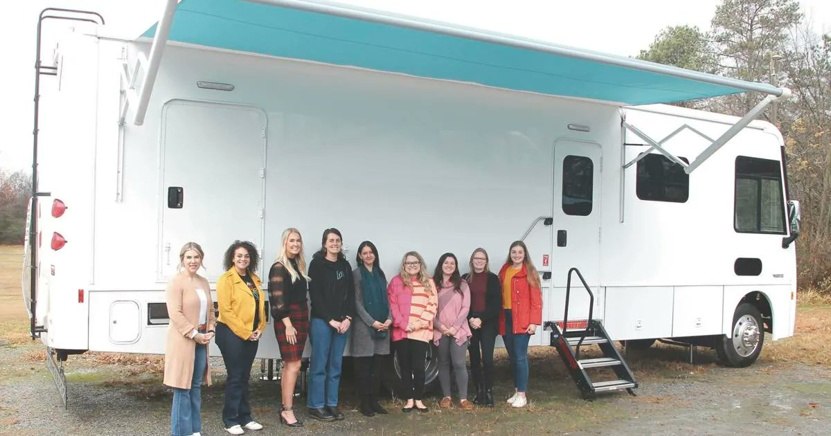 Our team visited <a href="/CASAbytheLakes/">CASA by the Lakes</a> earlier this week to offer tours of our Hope Heal Grow Mobile. Learn more about our mobile children's advocacy center, and how it helps us increase access to services for child victims of abuse and their families: buff.ly/3ixJ4mF