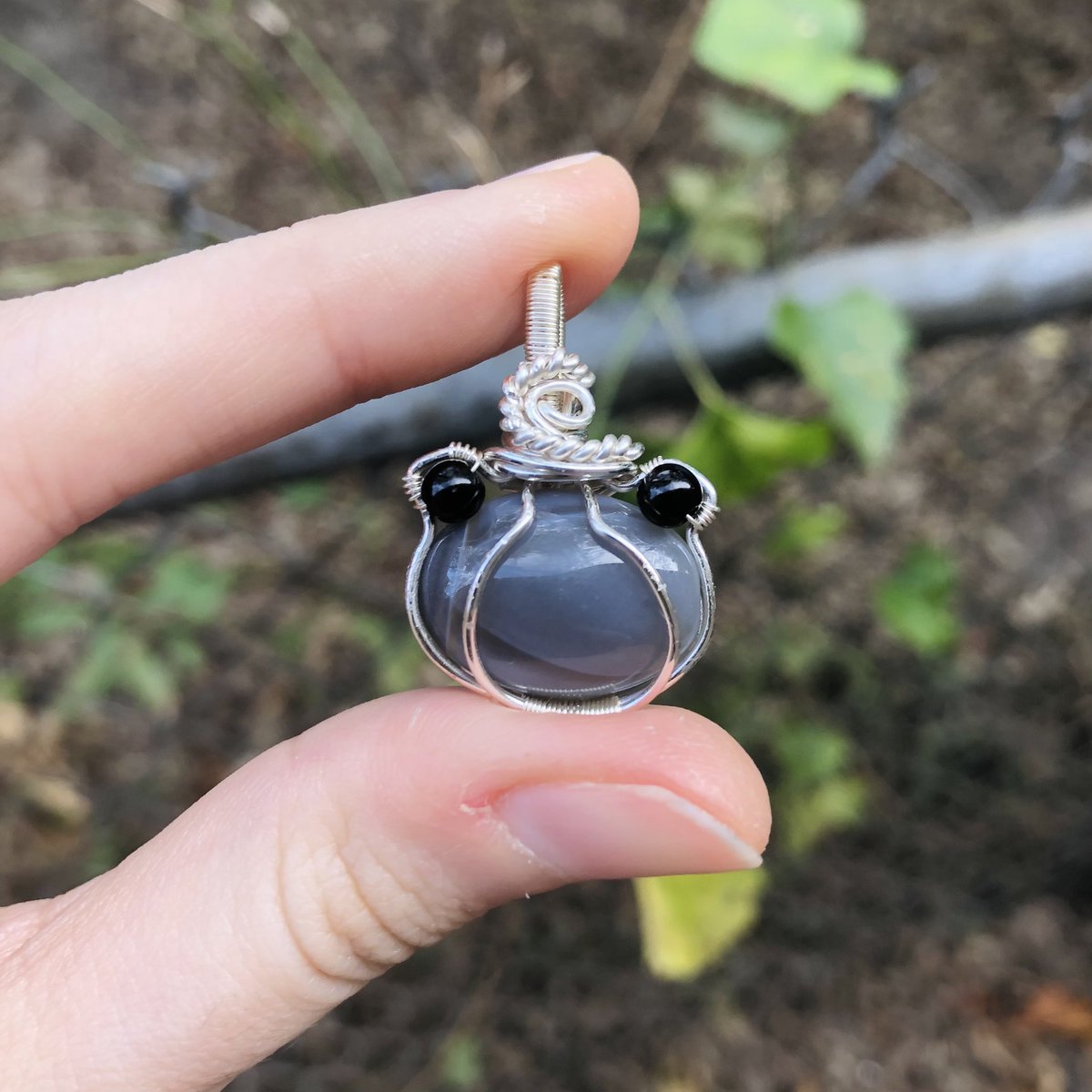 added this grey froggy to my site!!!! RIBBIT RIBBIT🐸💫🐸💫