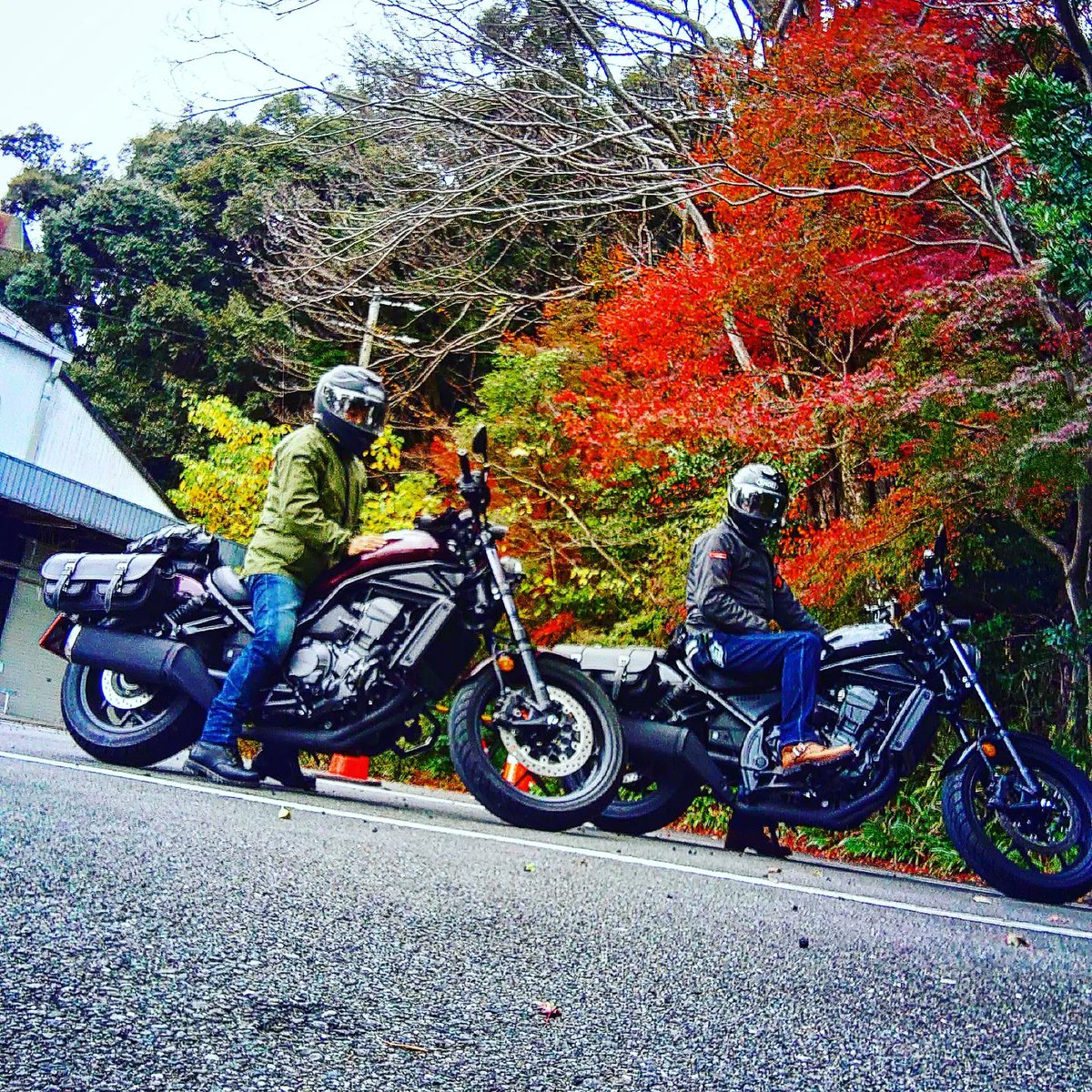 0takateru0's tweet photo. #バイク乗りとして軽く自己紹介 
#レブル1100
たか:🕺レブル1100MT黒(2022年9月納車)
性格:温厚、冷静。面倒見がよい

てる:💃レブル1100MT赤(2022年11月納車)
性格:元気、気分屋。豆腐メンタル

一言:ツーリングで行った所やグルメを中心に思いつくままつぶやきます。てるの惚気多め🙈✨ https://t.co/DJqWGHbdAY