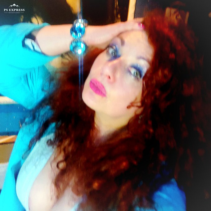 Miei carissimi amici seguitemi in tutti i miei social &hearts;️&hearts;️&hearts;️ &hearts;️&hearts;️&hearts;️  #skype #socialmedia #selfie #followforfollowback<a href="/tag/selfie"class="tags"><span>#selfie</span></a><a href="/tag/accessories"class="tags"><span>#accessories</span></a><a href="/tag/follow"class="tags"><span>#follow</span></a><a href="/tag/actress"class="tags"><span>#actress</span></a><a href="/tag/followers"class="tags"><span>#followers</span></a>