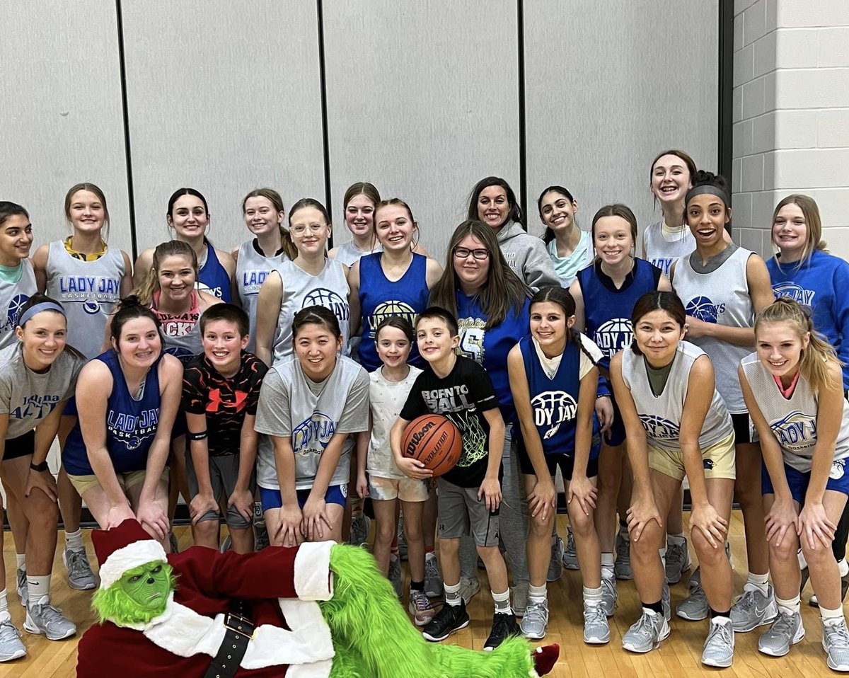 The Grinch popped in to see the Lady Jays today🎄🎁🎊