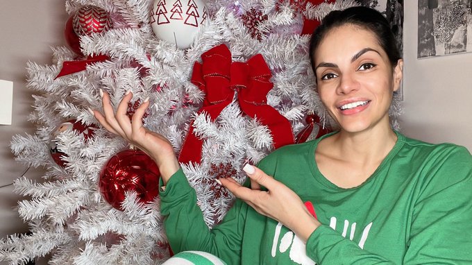 VLOGMAS DAY 1 &bull; 🎄 How To Decorate HOLIDAY TREE 🎄 &bull; HAPPY HOLIDAYS https://t.co/VTH84NUzdk https://t.<a href="/tag/newprofilepic"class="tags"><span>#newprofilepic</span></a>
