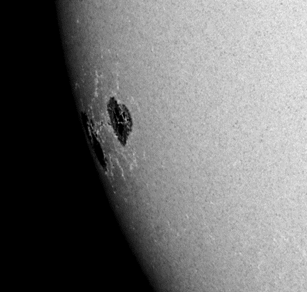 drkstrong's tweet photo. Even larger sunspots are coming over the SE limb. These sunspots could swallow that Earth 2-4 times larger over! https://t.co/LKqr1JhPN1