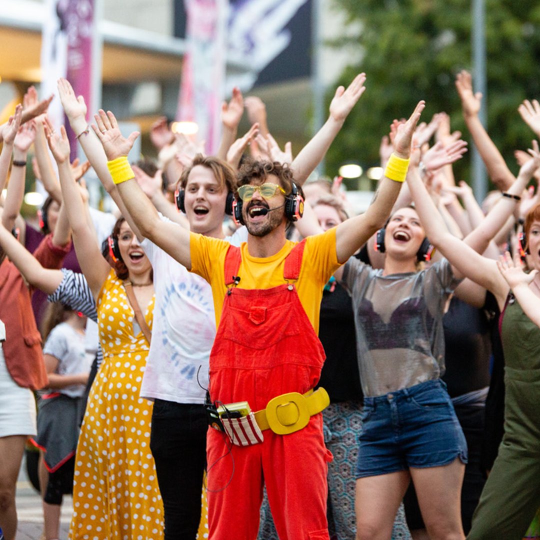 Christchurch_NZ's tweet photo. Exciting news! 🤩

The @buskersfestival programme is out now! 🥳
Come celebrate 30 years of Buskers! 💃
Mind-blowing days and magic nights are in store this summer. Check out the programme at https://t.co/QPIcZMxvqX
13-29 Jan 2023. See you there! https://t.co/6ktKmkFMHw