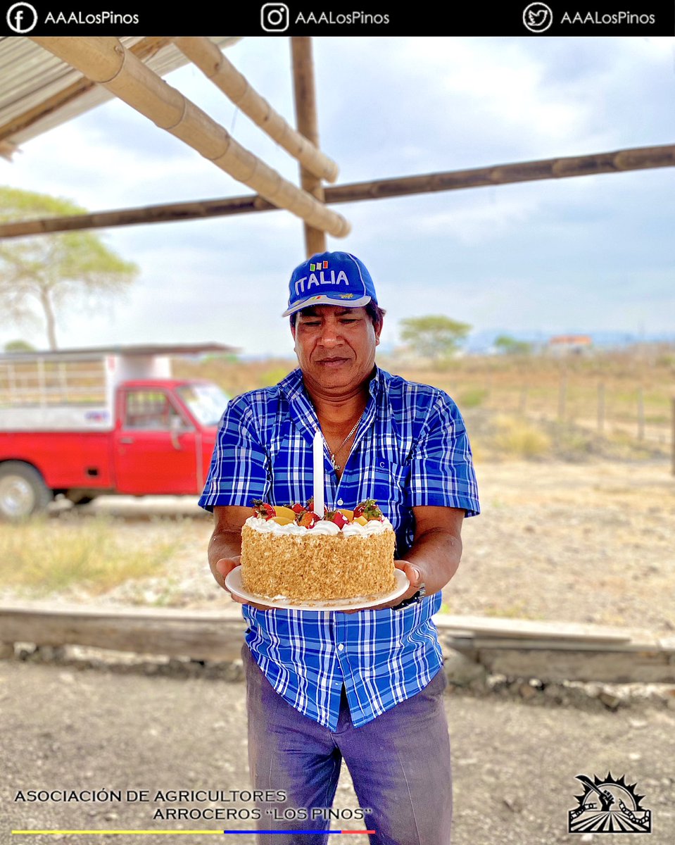 AAALosPinos's tweet photo. 🎂Compartimos con el Sr. Vicepresidente Freddy Moreno un pequeño homenaje por su cumpleaños y compañerismo. 🎁 Los socios de la Asociación de Agricultores Arroceros Los Pinos 🌲 le deseamos salud, vida, y que cumpla muchos años más. 🙌🏻 Felicidades 🎉 https://t.co/Cv423k5yg3