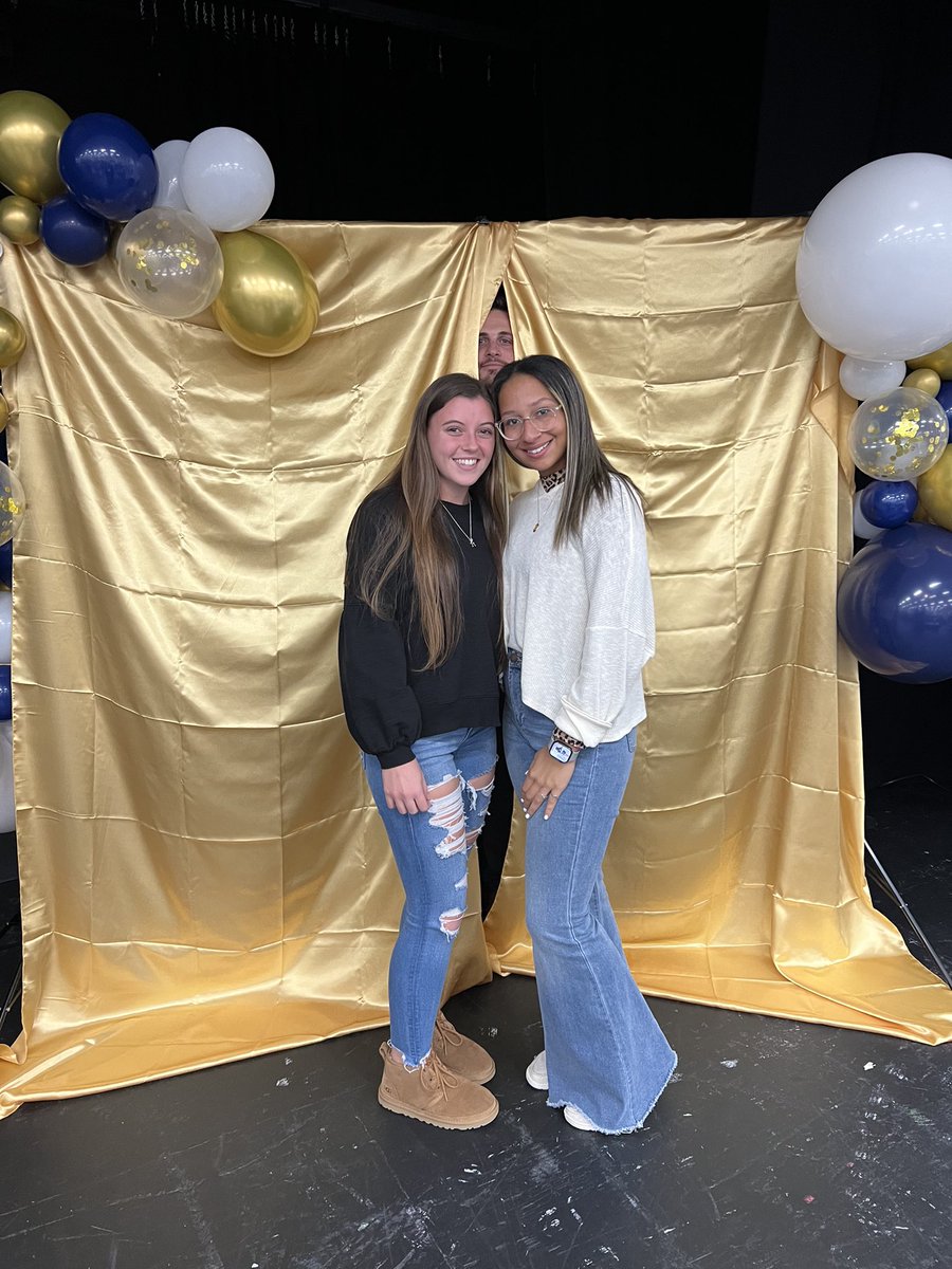 Pherrington11's tweet photo. Sad to see my high school softball career be over but even more excited to see what the future holds! https://t.co/fR4eVm5bhc