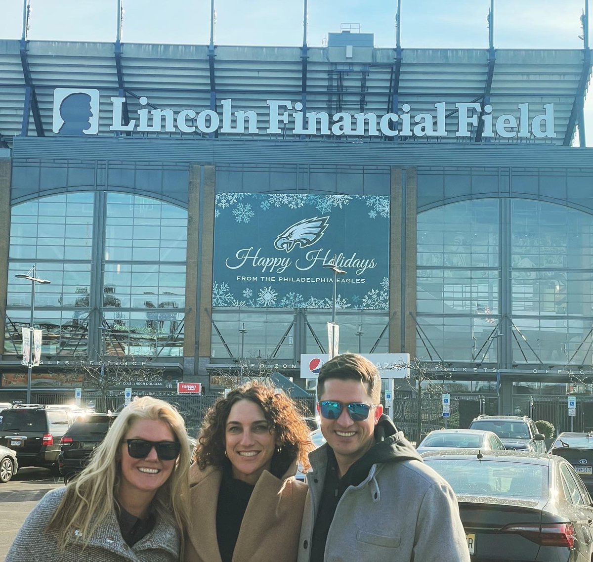 Look at how much fun Amanda and Lindsay are having vsiting the <a href="/Eagles/">Philadelphia Eagles</a> at <a href="/LFFStadium/">LincolnFinancialFld</a>. "Norman Vosschulte is a sustainability hero!" Says Amanda.
#FlyEaglesFly #Sustainability