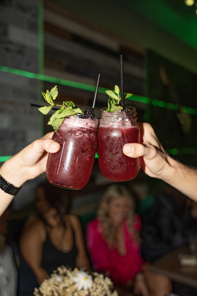 Tag your drinking buddy🥂

Beautiful drinks, better taste.

#Drinkinspo #Almostfriday #Barhopping #Citybars #Chicago