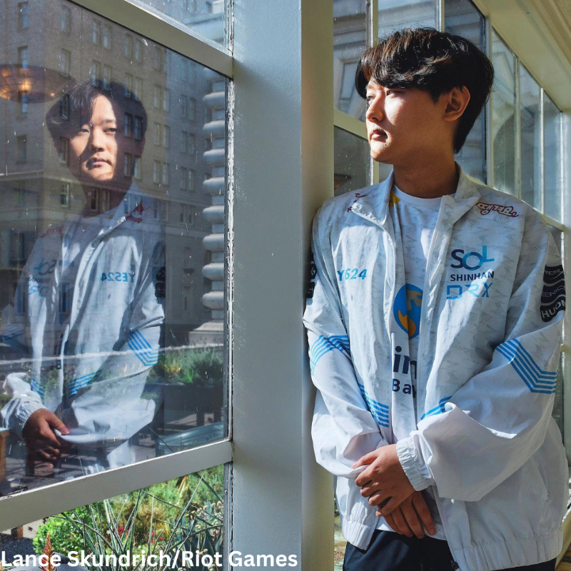 EsportsFactor's tweet photo. Pyosik reflects on @DRXGlobal’s Worlds 2022 win: “@G2Jankos said, ‘You know…you have to enjoy this moment.’”

Read more from @NickGeracie's interview with Pyosik here: https://t.co/75QaWBYXib