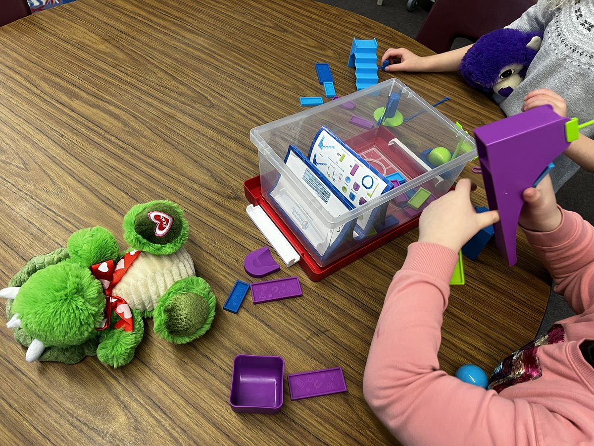 CentralPSLLC's tweet photo. Exploring some unplugged coding in the LLC! @central_public @TVDSB_STEM @AMcQuinnLTC https://t.co/3c39w620vg