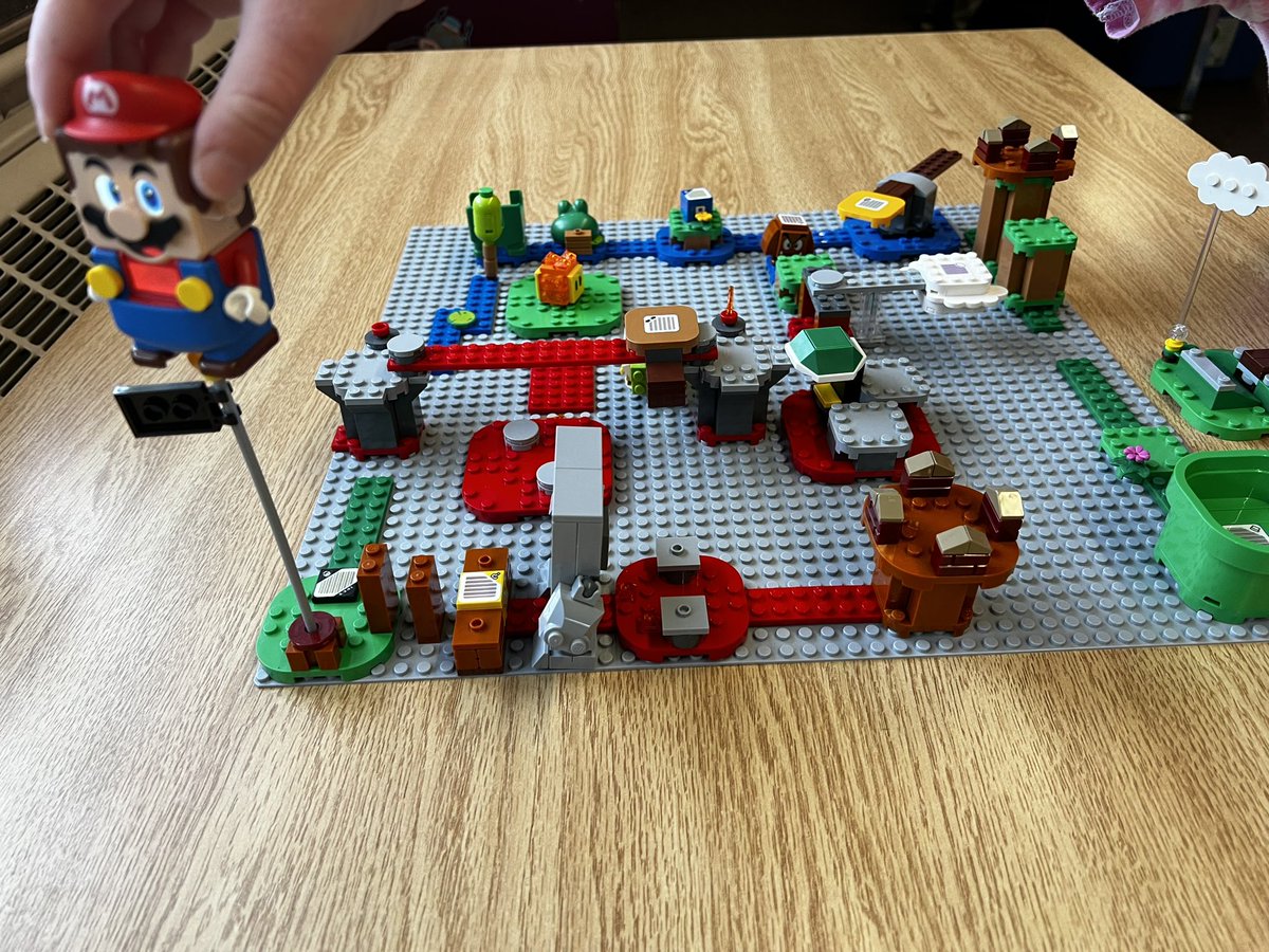CentralPSLLC's tweet photo. Exploring some unplugged coding in the LLC! @central_public @TVDSB_STEM @AMcQuinnLTC https://t.co/3c39w620vg