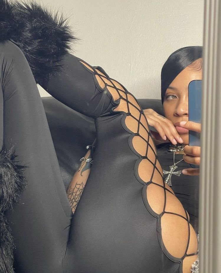 Nyomii (@aavalidbitch) on Twitter photo 