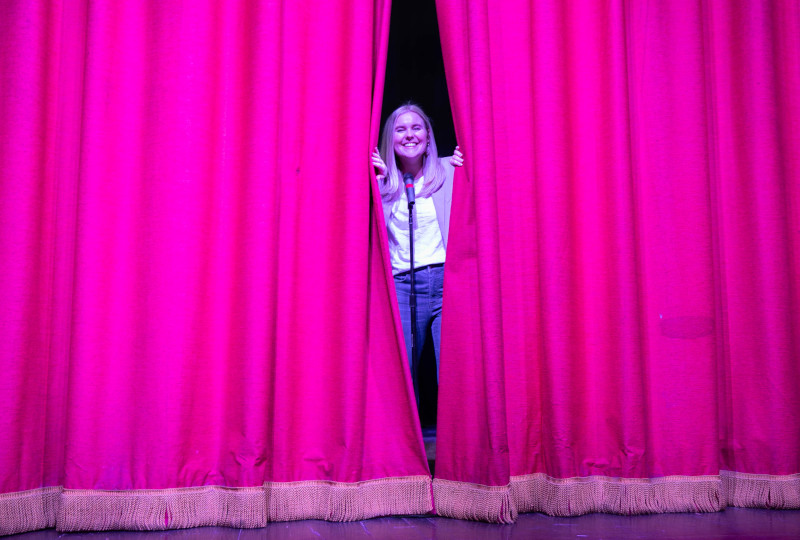 Discover_SC's tweet photo. Who doesn't love a dad joke? See Devyn take the stage as she experiences the Abbeville Opera House for the first time. https://t.co/9P6Drs0Kvi #DiscoverSC #GoForItSC @SCETV @VisitAbbeville @VisitOld96SC https://t.co/8wtOXNKKUM