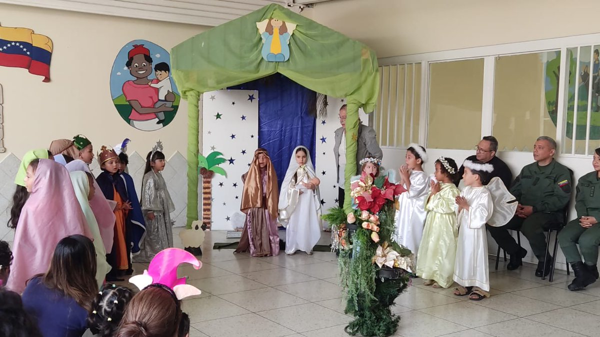 PreescolarFt's tweet photo. #01DIC22 Nuestros niños y niñas del Preescolar Fuerte Tiuna escenificaron la tradición cultural del Nacimiento de Jesús, el encuentro, el compartir la fraternidad, la celebración y el arraigo comunitario.  #ExcelenciaEducativaMilitar
#FelizNavidad2022 https://t.co/NMBscmiLgc