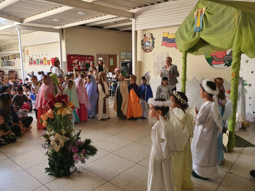#01DIC22 Nuestros niños y niñas del Preescolar Fuerte Tiuna escenificaron la tradición cultural del Nacimiento de Jesús, el encuentro, el compartir la fraternidad, la celebración y el arraigo comunitario.  #ExcelenciaEducativaMilitar
#FelizNavidad2022
