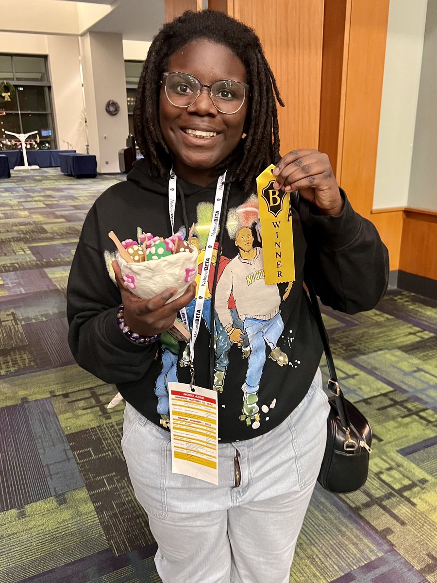 MelAdamsBC's tweet photo. #BetaCon22 @BryanCountyMHS   @AprilMeeks17 @missliz31 ❤️🏆🖤 https://t.co/zk9QjwtFne
