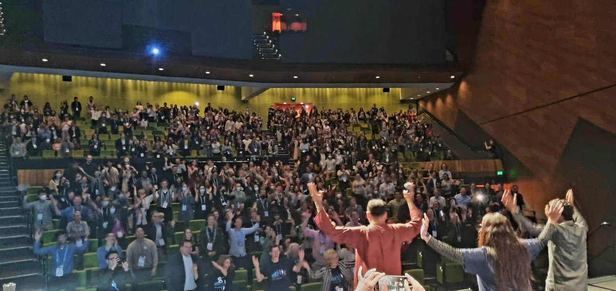 Thank you @ASImmunology crowd! What a view, much fun very disco! #LaffertyDebate @K_RenfreeShort @CvandeSandt @shalinhnaik @DrAshHaque @sumaira_hasnain