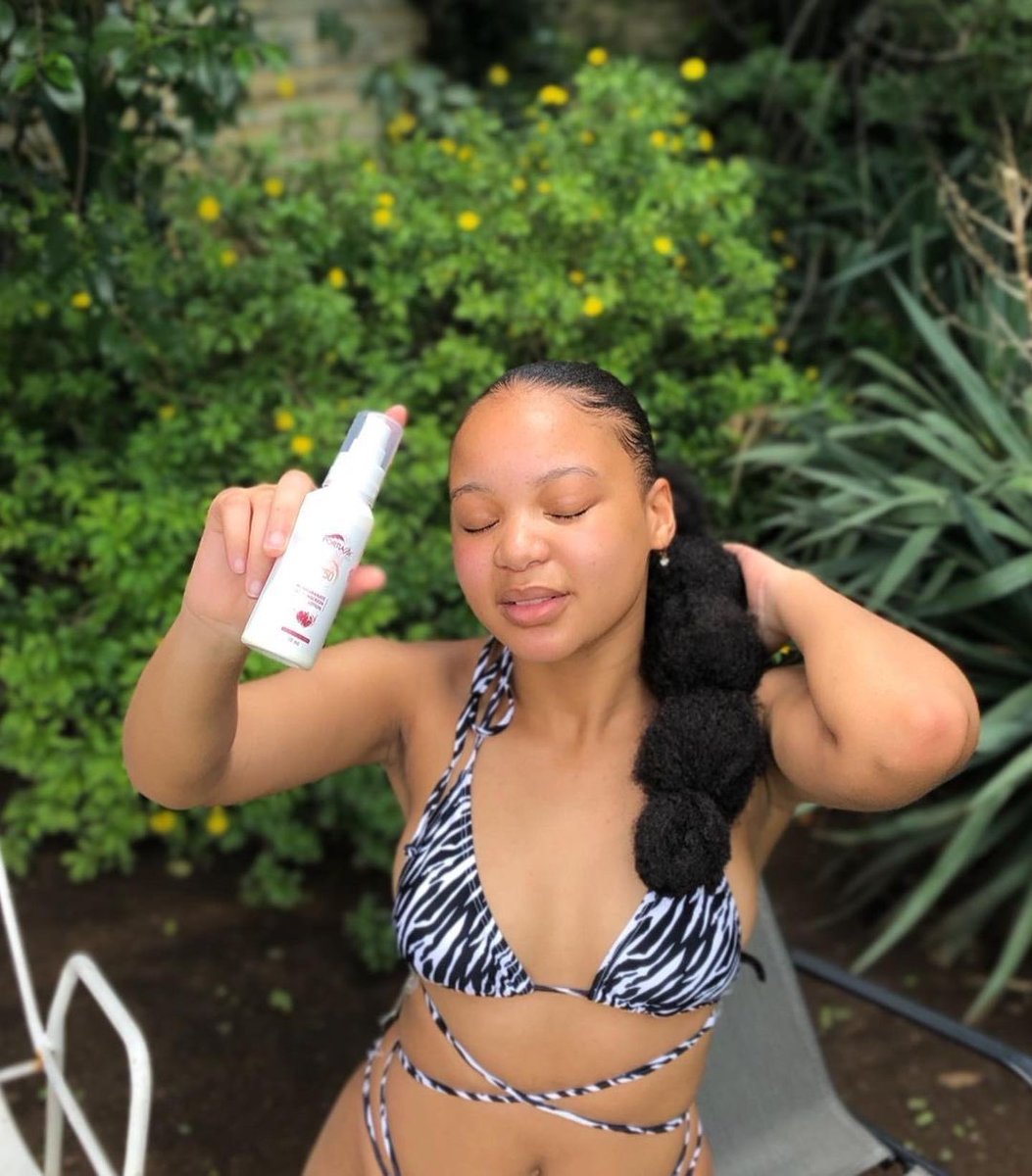PortiaM_Skin's tweet photo. Hey besties, I’m so happy to introduce @portiam_skin ‘s new baby the Pomegranate SPF50 Sunscreen Lotion.
✅White Cast Free
✅Suitable for all skin types
Available at Portia M stores. 💕
#PortiaMSummer #PortiaMSPF50 #portiamskincare
📸 @grace_moeketsi https://t.co/VwyfbTuZR2