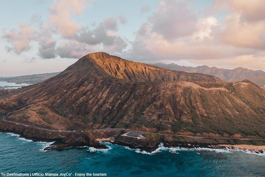 TurismoItaliaNw's tweet photo. Viaggi, alla scoperta dei paradisi trekking delle Isole Comore: paesaggi suggestivi e vedute inaspettate
Leggi la notizia https://t.co/DXI458Z9OF
#trekking #vulcani #Comores #comoresisland #COMORE #turismo #turismoitalianews #todestinations #AdoreComoreDmc https://t.co/A58erywdnf