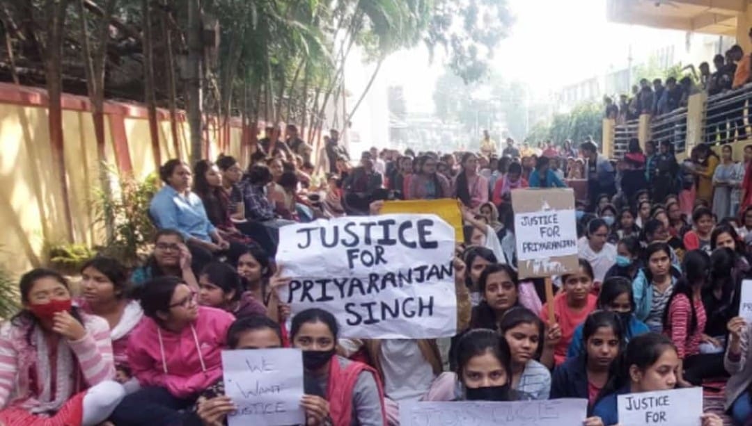 dibasmajumdar's tweet photo. #JusticeForPriyaRanjan
#SayNoToRagging 
#NILDKolkata
#SonOfBihar

@nildkol
@pmo
@narendramodi 
@MamataOfficial 
@EduMinOfIndia 
@ministryofhome1
@NitishKumar 
@rashtrapatibhvn 
@pressclubchatr
@aajtak
@Bihartak
@ABVPVoice5

Priya Ranjan lost his life due to ragging in NILD, WB. https://t.co/1C3Gixykb8
