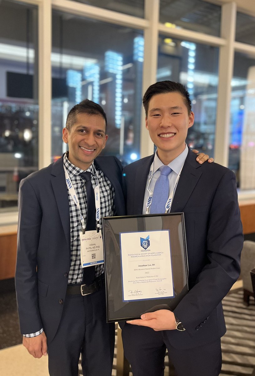 So honored to have an incredible mentor @VishalPatel_MD and @RSNA @USCLONI support my journey in AI rads research. Chicago was a blast - Fight on!✌️

#RSNA22 #RSNAGrants @RadiologyUSC @KeckMedUSC