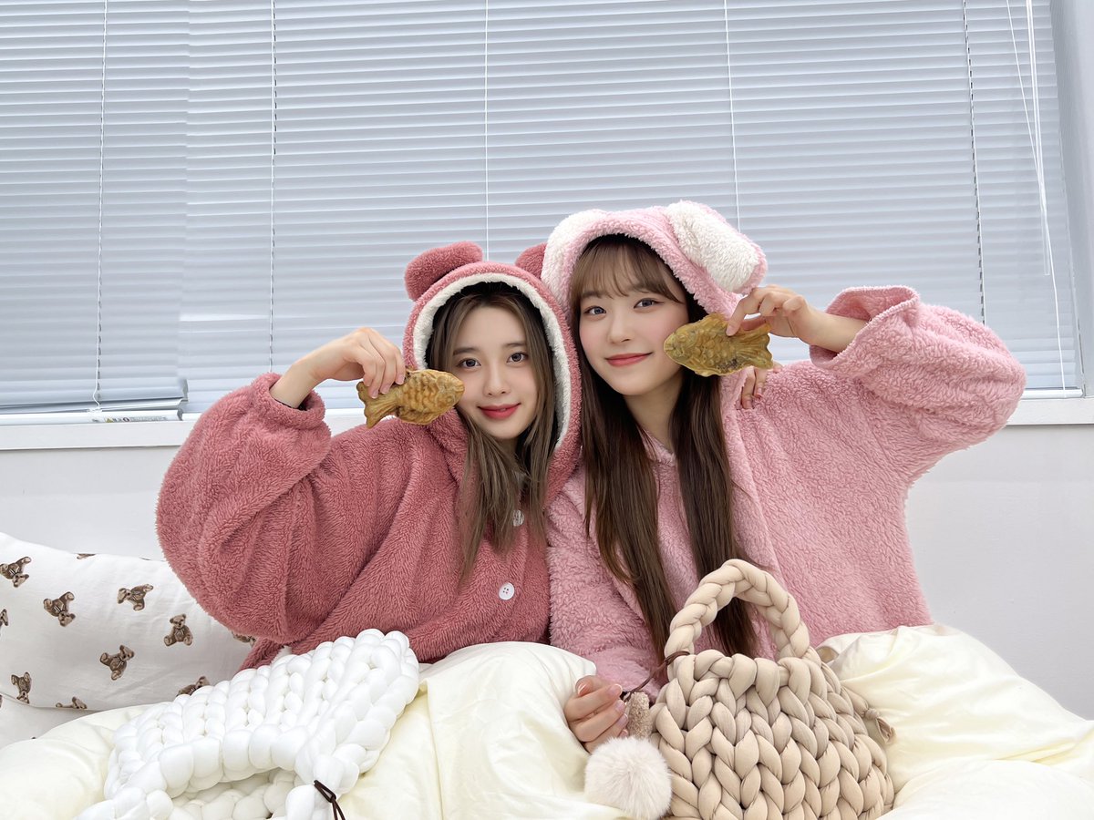 Image for [📽] Every moment of LIGHTSUM SUMoment 🐰🧶 Ep.27 LIGHTSUM's RELAY UNIT V LIVE 3 ▶️ https://t.co/pHN5NIDMLg Lightsome Summer Moment NAYOUNG Nayoung YUJEONG Yoojung Kpop TikTok https://t.co/ejB9ipX3C2