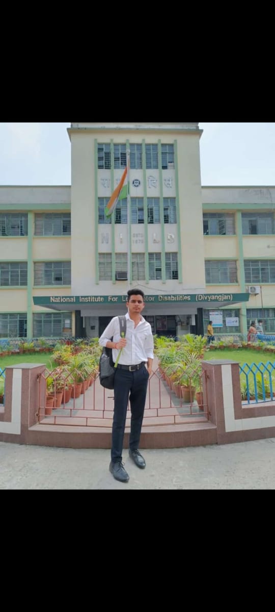 dibasmajumdar's tweet photo. #JusticeForPriyaRanjan
#SayNoToRagging 
#NILDKolkata
#SonOfBihar
@nildkol
@pmo
@narendramodi 
@MamataOfficial 
@EduMinOfIndia 
@ministryofhome1
@NitishKumar 
@rashtrapatibhvn 
@pressclubchatr
@aajtak
@Bihartak
@ABVPVoice
Priya Ranjan lost his life due to ragging in NILD, WB. https://t.co/D8RXqeqeVB