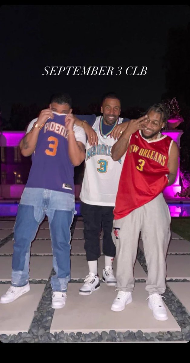 barstoolsports's tweet photo. Drake was trolling Kanye all the way back in September. 

Huge grudge guy. @PatBevPod https://t.co/I8jOPtxUB9