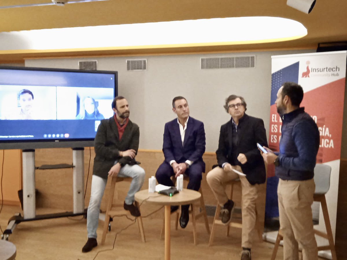H_Iglesias's tweet photo. Interesante debate  #ICHmeetups  @CommuInsurance sobre “Los retos y oportunidades en la #trasformacióndigital de la #distribución” en el Impact Hub Madrid Prosperidad. #seguros #Tecnología https://t.co/qjYBYxyHUx