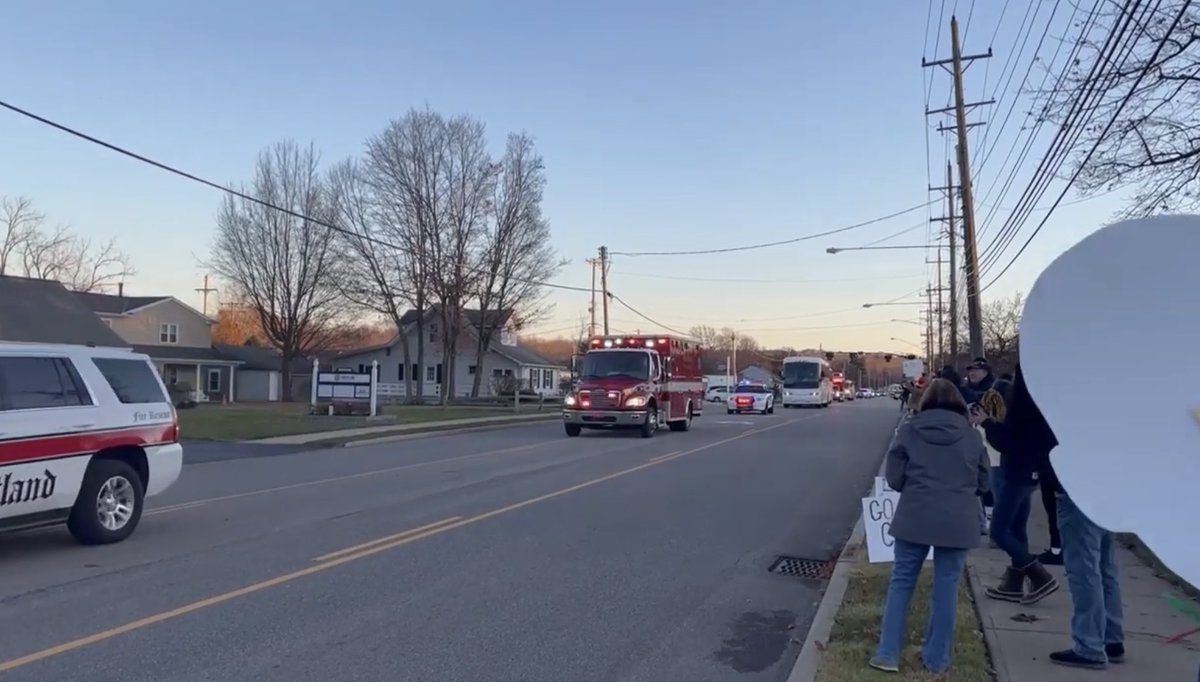 Come line the street in Kirtland tradition to cheer on our football team as they head off to the State Championship game. Friday 12/2/22 5:45 pm. The bus will leave at 6:00 pm from the driveway by the stadium heading down 306 towards the 90 freeway! 🏈🐝🎉