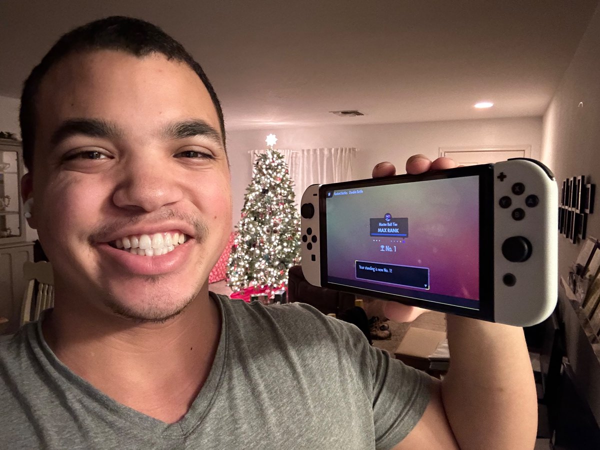 Just hit #1 on the Scarlet and Violet VGC Ranked Ladder. Had some great games vs Wolfe, Pengy, Gio, and many other incredible players! Keeping team and such private with a big tour coming up and such, but I look forward to sharing what I’m working on after San Diego concludes^^.