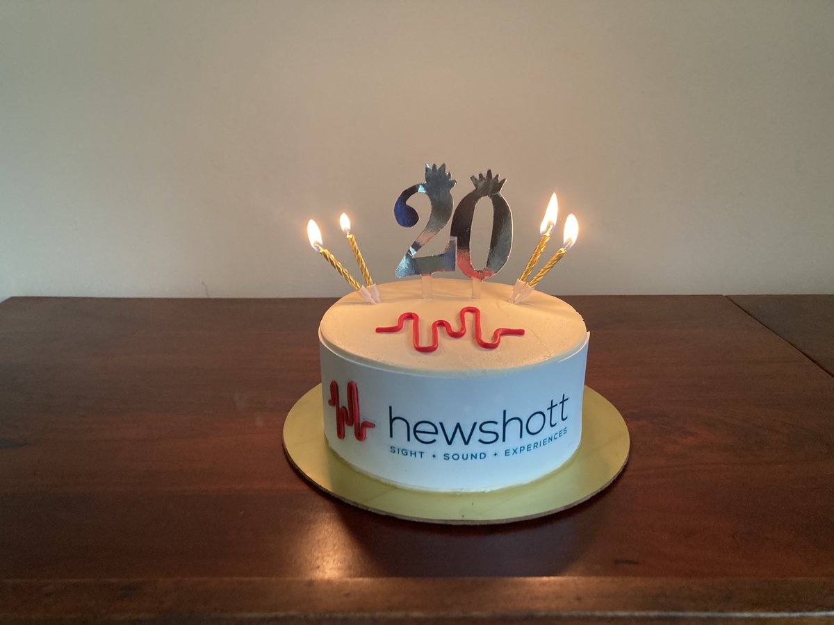 Hewshott tweet media